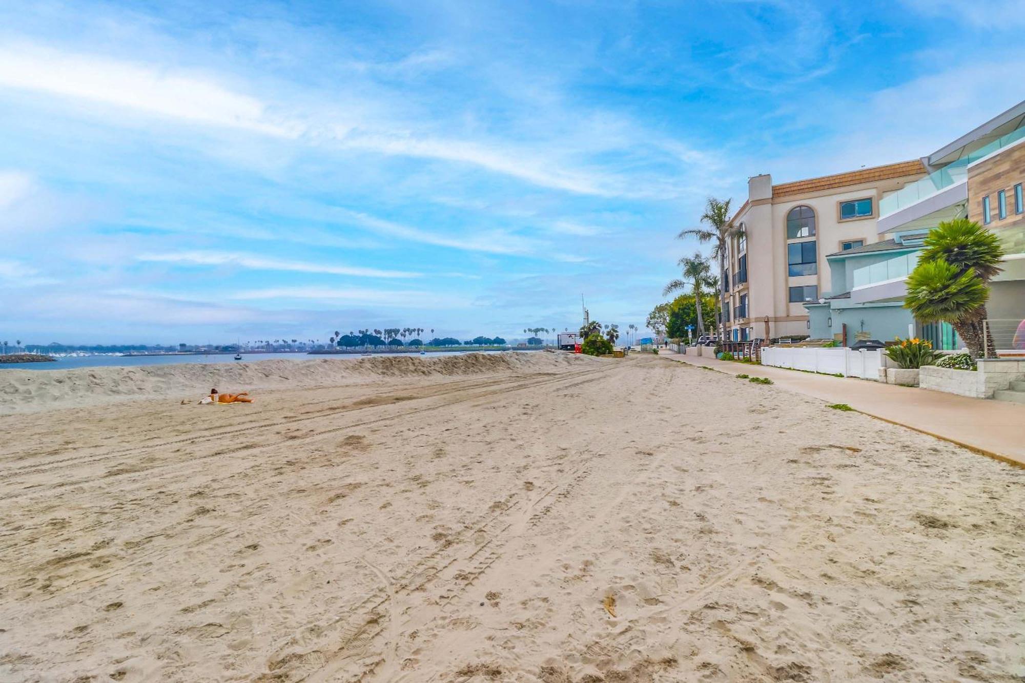 Holiday home Steps To Bay & Ocean Belmont Park Dining *