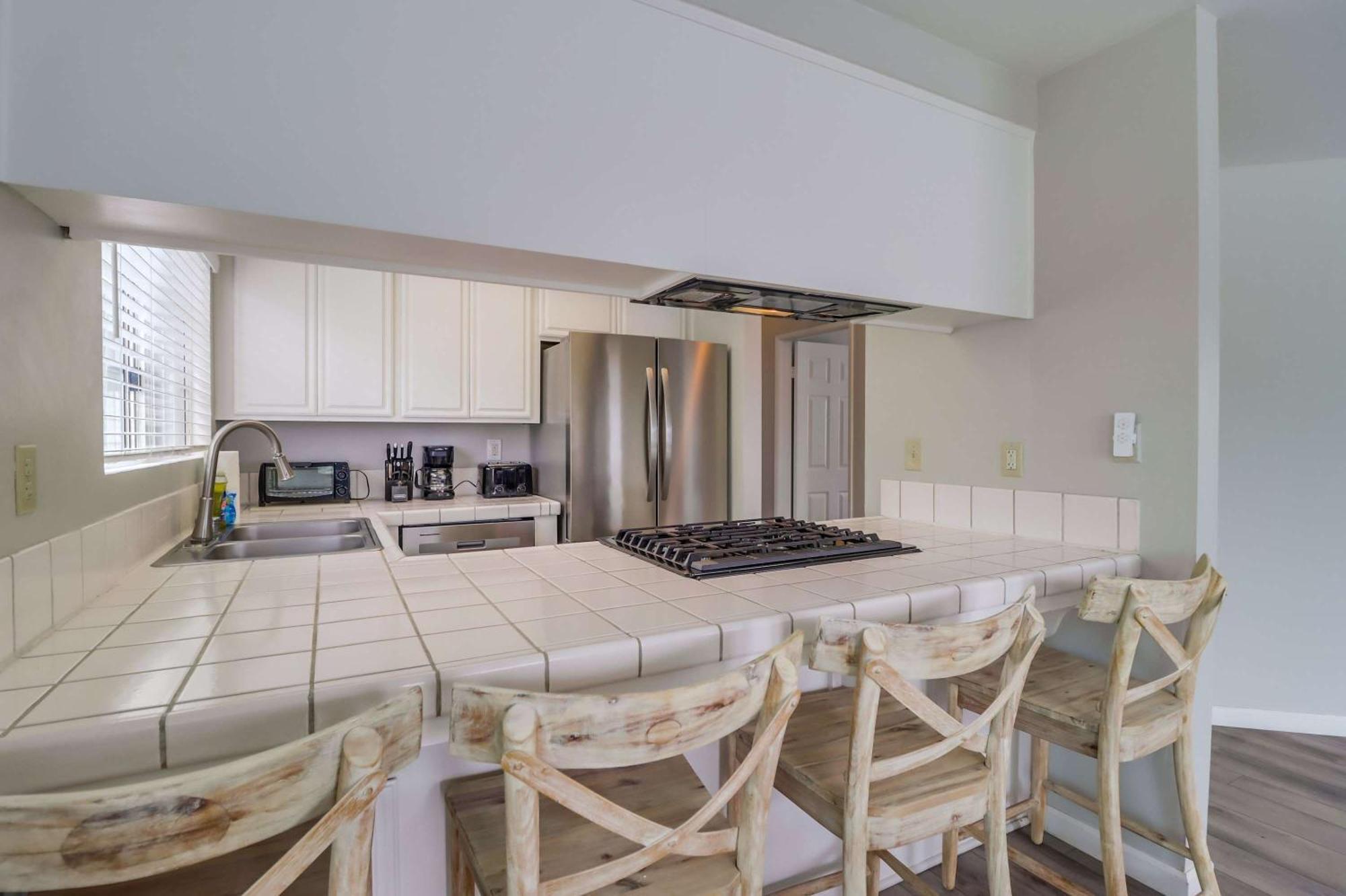 Steps To Bay & Ocean Belmont Park Dining Holiday home